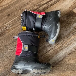 Keen waterproof snow boots black, red, and grey size kids 11